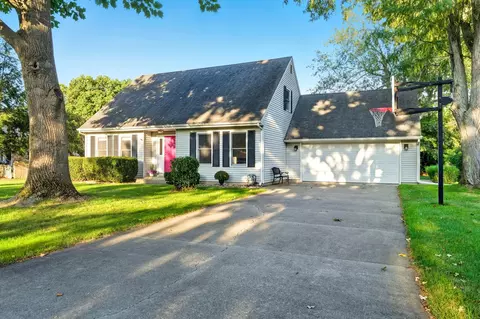 1010 Tomahawk Ln, Niles, MI 49120