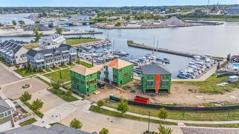 934 Harbor Dr E, St. Joseph, MI 49085