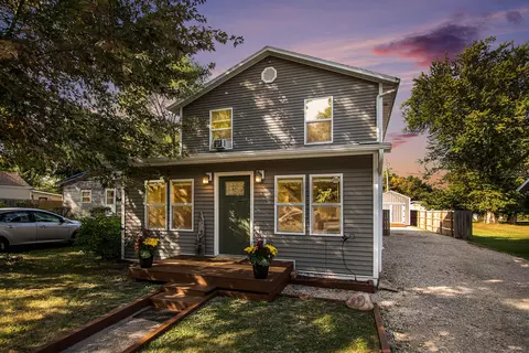317 Elizabeth St, Buchanan, MI 49107