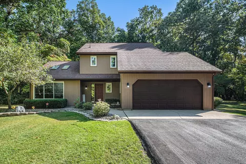 1033 Anderson Rd, Howard, MI 49120