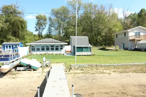 51140 Maple Rd, Marcellus, MI 49067