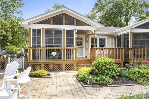 562 Isobel Street Unit St #1, Chikaming, MI 49129