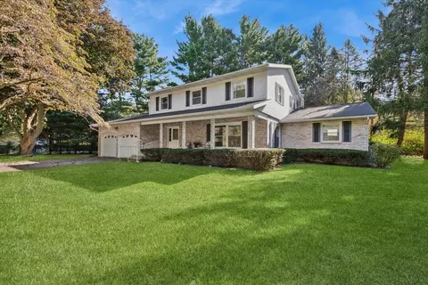 13935 Lakewood Dr, Chikaming, MI 49115