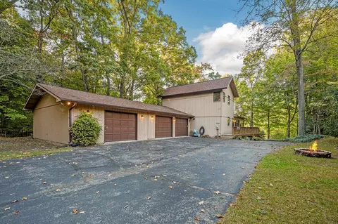 11008 Corey Lake Rd, Fabius, MI 49093