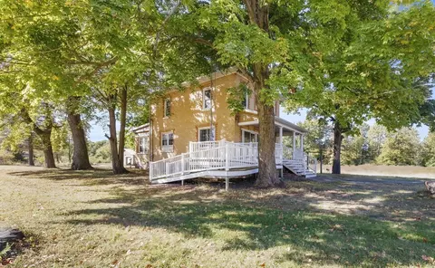 11160 Farina Rd, New Buffalo, MI 49117