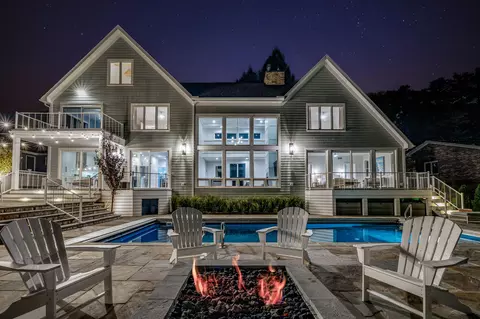 49005 E Mckean Dr, Grand Beach, MI 49117