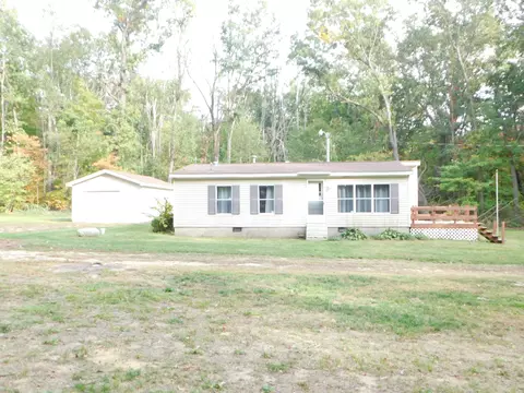 41004 80th Ave, Decatur, MI 49045