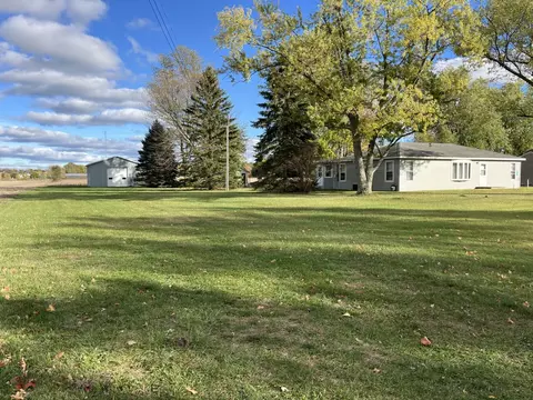4711 Scottdale Rd, Royalton, MI 49085