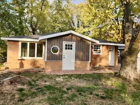 1201 Summer St, Benton, MI 49022