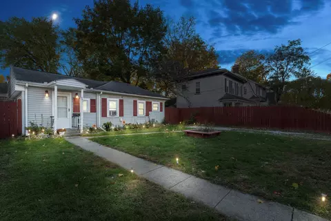 401 W Third St, Buchanan, MI 49107