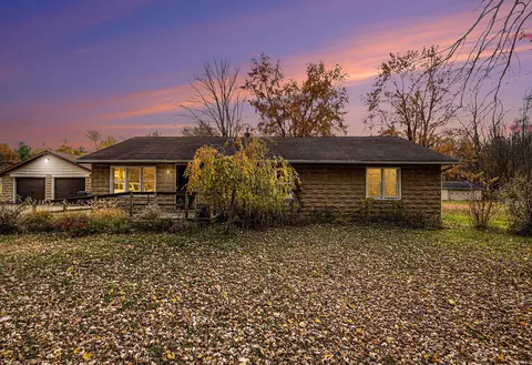 7574 Little Paw Paw Lake Rd, Coloma, MI 49038
