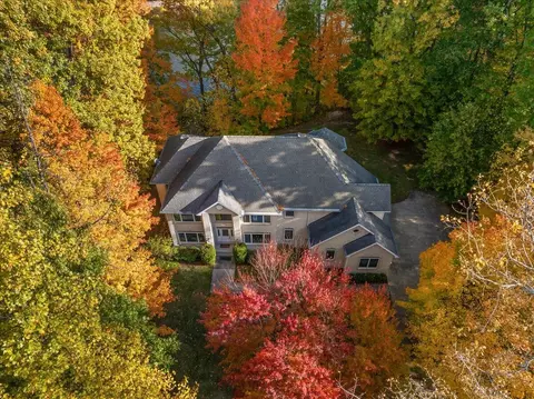 419 River Run Dr, Royalton, MI 49085