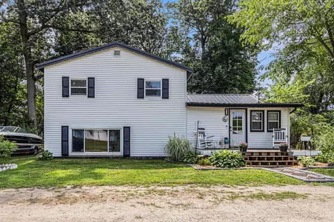 37057 Marrion Ct, Paw Paw, MI 49079