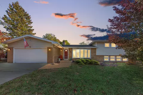 48102 W Mckean Dr, Grand Beach, MI 49117