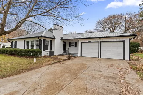 27644 E Fawn River Rd, Sturgis, MI 49091