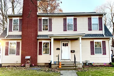 622 N 13th St, Niles, MI 49120
