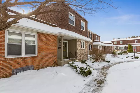 2583 Stratford Dr #BLDG 22, St. Joseph, MI 49085