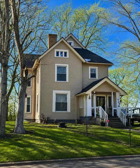 468 Colfax Ave, Benton Harbor, MI 49022