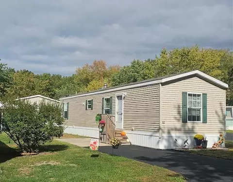 1565 M-63 Unit # 63, Benton, MI 49022