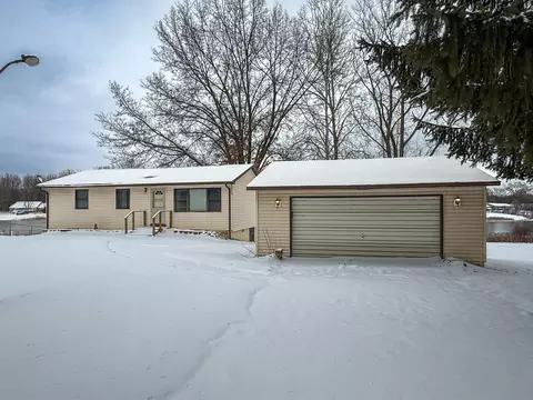 52376 Joy Dr, Silver Creek, MI 49047