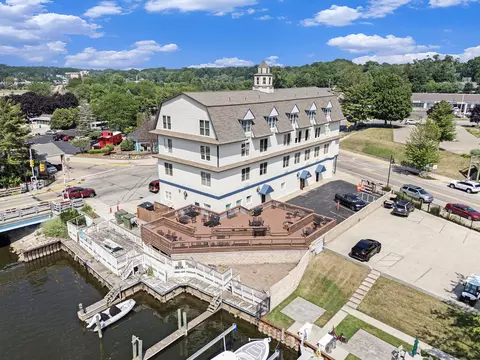 532 Dyckman Ave UNIT SOUTH, South Haven, MI 49090