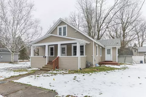 11 N Barrett St, Niles, MI 49120