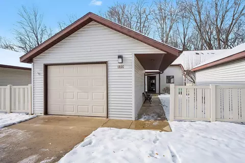220 Christiana Dr, Niles, MI 49120