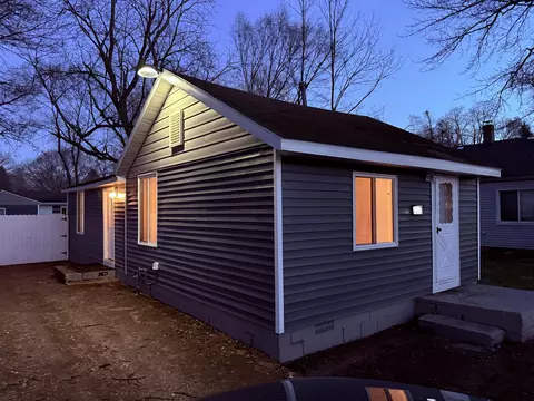 1379 Rose Ave, Benton Harbor, MI 49022
