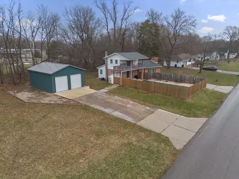 709 Park Shore Dr, Lagrange, MI 49031