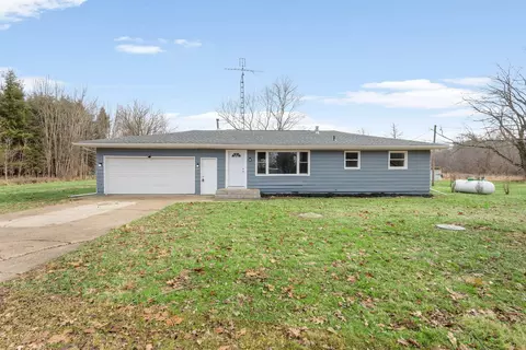 63041 70th St, Watervliet, MI 49098