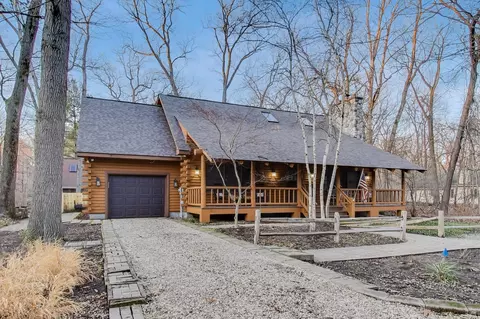4054 Choctaw Trl, Michiana, MI 49117