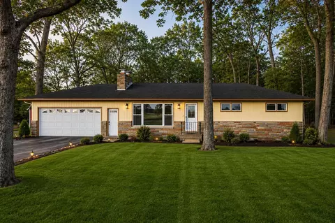 28902 Yaw St, Silver Creek, MI 49047