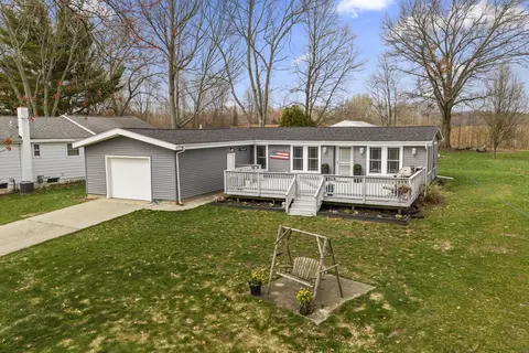 31486 County Line Rd, Silver Creek, MI 49047