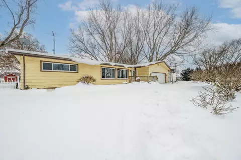 4290 E Britain Ave, Benton, MI 49022