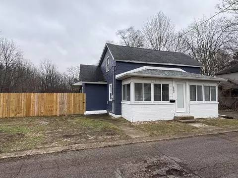 1627 N 12th St, Niles, MI 49120