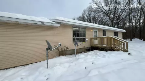 79989 39th St, Decatur, MI 49045