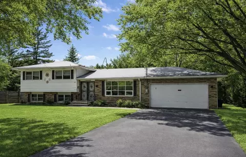 15344 Lakeside Rd, Chikaming, MI 49116