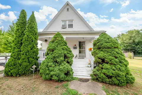 833 Pearl St, Benton Harbor, MI 49022