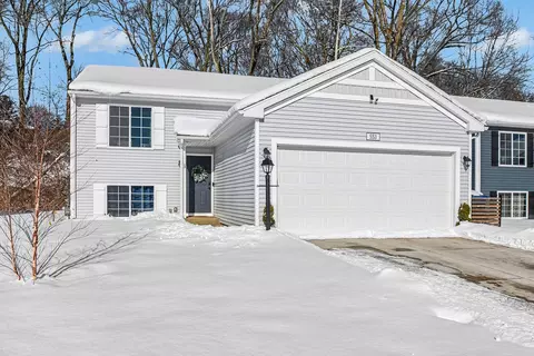 553 N Cygnet Lake Dr, Benton, MI 49022