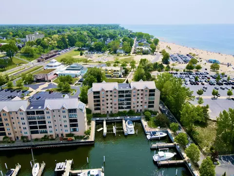 240 Water St UNIT ST, Benton Harbor, MI 49022