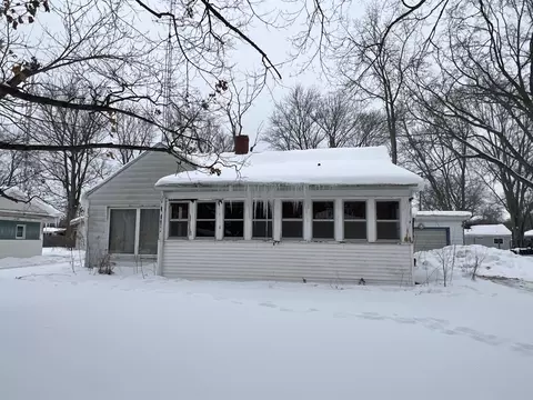422 Paw Paw Ave, Watervliet, MI 49098
