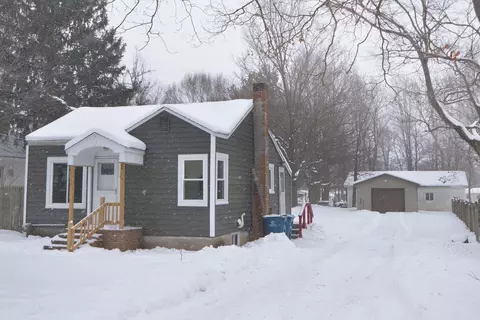 208 Prospect St, Decatur, MI 49045