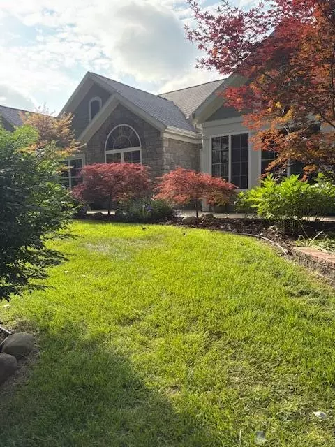 3061 Riverview Ln, Benton Harbor, MI 49022