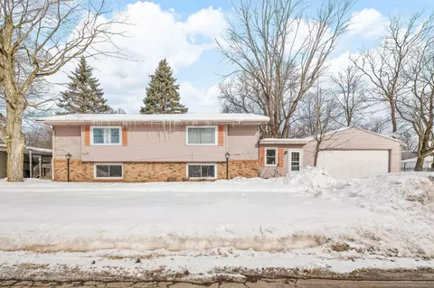 125 S Cayuga St, Buchanan, MI 49107