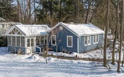 12199 Linden Ave, Chikaming, MI 49125