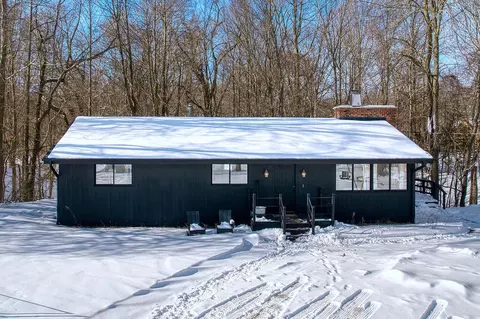 988 Blue Star Hwy, Casco, MI 49090