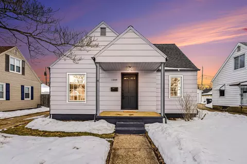 1209 Mohawk Ln, St. Joseph, MI 49085