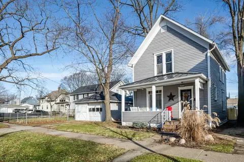 907 Market St, St. Joseph, MI 49085