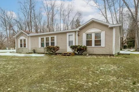 25627 Marquette Rd, Wayne, MI 49047