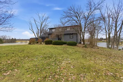 69270 Arrowhead Cir, White Pigeon, MI 49099